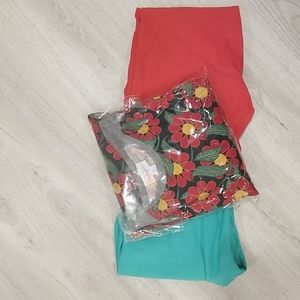 Funky Christmas top? LuLaRoe Randy